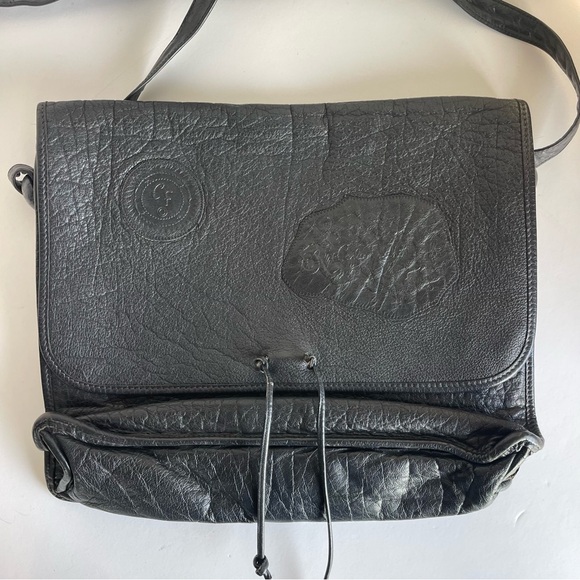 Vintage Carlos Falchi Crossbody Black Leather Bag
Made In The USA - Picture 11 of 17